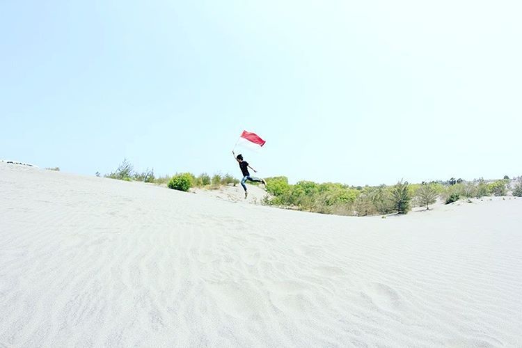 Nggak-perlu-ke-Gurun-Sahara-ke-Gumuk-Pasir-Yogyakarta-saja-deh.jpg